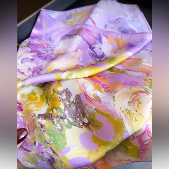 Lavender Floral Scarf A1590 - Picture 4 of 5